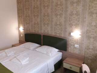 Отель Hotel Olanesti & Spa Medical Бэи­ле-Олэ­неш­ти Улучшенный двухместный номер с 1 кроватью или 2 отдельными кроватями-4